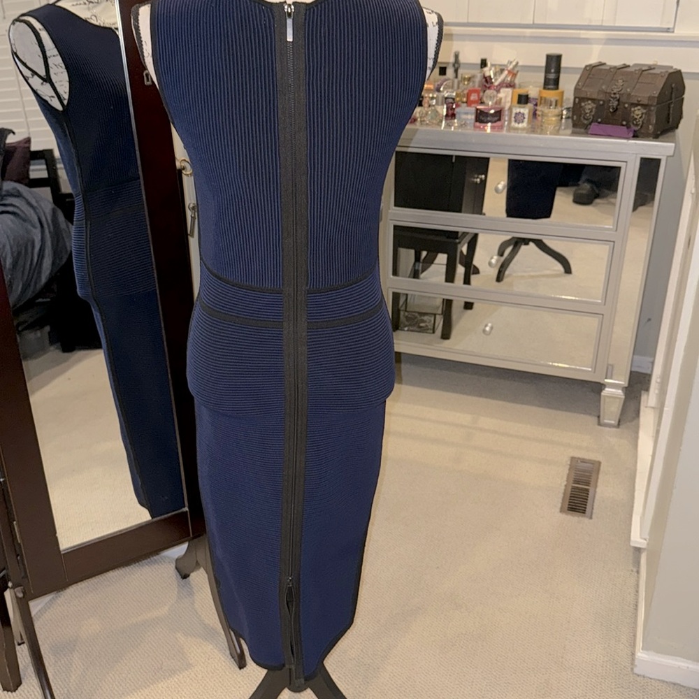 JOHN + JENN new w/ tag slinky stunning midi sheath. Navy & black w/ full zipper
